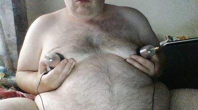 Saugglocken an meinen Titten