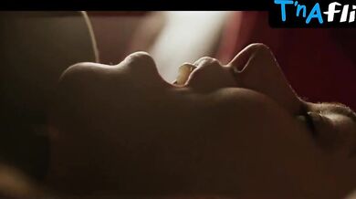 Isis Valverde Butt, Breasts Scene in Faroeste Caboclo