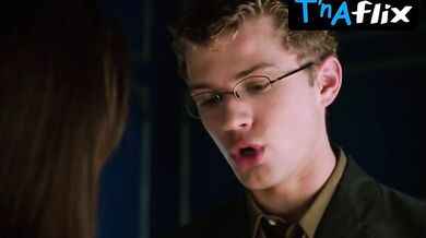 Sarah Michelle Gellar Lesbian, Breasts Scene in Cruel Intentions