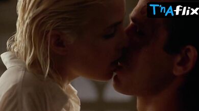 Sherilyn Fenn Butt, Breasts Scene in Two Moon Junction