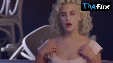 Sherilyn Fenn Butt, Breasts Scene in Two Moon Junction