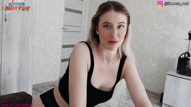 Stop Playing on the phone, I Miss Sex so Much! Fuck Your Stepmom While Your Father Is Not At Home!