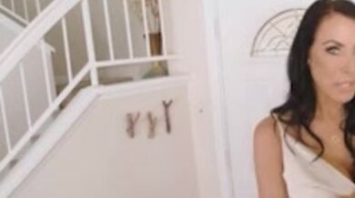 Brunette Vixen Builds A Neighborly Affair