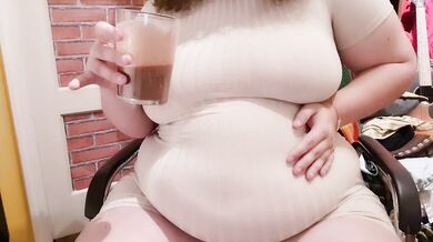 HUGE Stuffing, Shake Chug, Pussy Plug ????