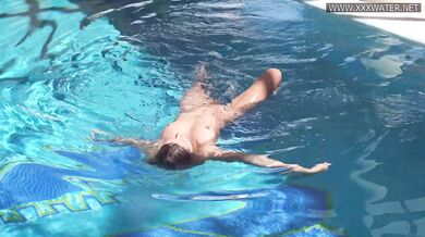 Russian super model Mary underwater naked