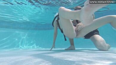 Hot babe sucks then fucks big dick in water