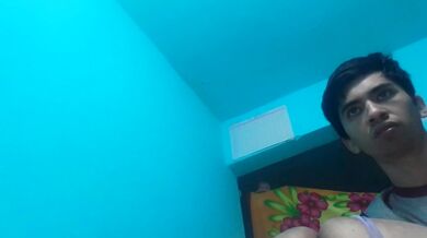 Filmo con la webcam de la neetbook como le meto los dedos