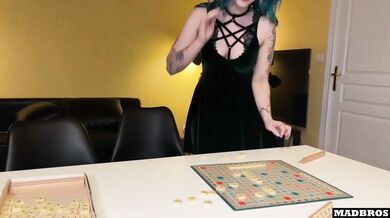 Scrabble player Khalamité gets secretly fucked for cheating!!!