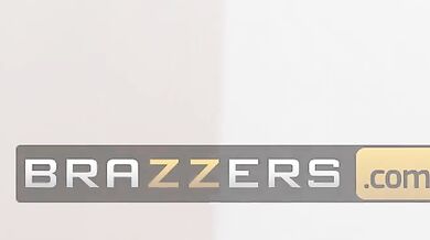 BRAZZERS - Damion's Wife Doesn't Have A Clue That He Secretly Fucks Her Sister Brandy Renee