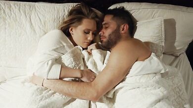 MID NIGHT SEX ARE THE BEST - Aj Applegate