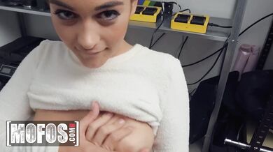 MOFOS - Jordi El Slides His Hard Rod Inside Ginebra Bellucci's Tight Wet Pussy