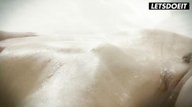 Euro Chick Leanne Lace Intense Sex In The Morning - LETSDOEIT