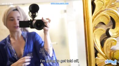 Son collègue lui prend le cul à Bali - Anal Vlog Sexy Française Alt - Avec Sous-titres Anglais