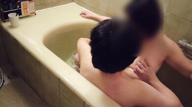 熟女 40代 フェラ 玉舐め 生ハメ 個人撮影 近所 巨乳 ポチャポチャ Mature woman 40s Blowjob Ball licking Raw sex Personal photogra