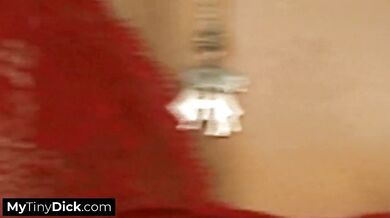 Getting his small penis sucked from a sexy brunette who likes big bananas