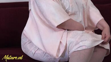 Mature BBW Arina Stuffs Her Unshaved Pussy With Her New Vibrator