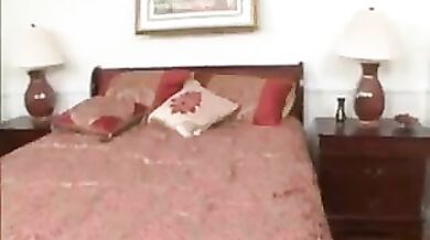 Hairy pussy catch big nut to pussy