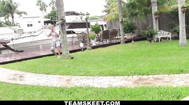 Outside Anal Fun - Petite Deepthroat