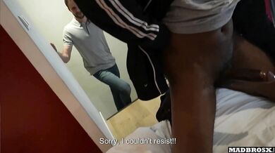 Our friend Maxime Horns caught us while his girlfriend Noochka turns us on as soon as she wakes up!!