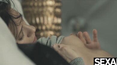 Cute girlfriends rub pussies together in lesbian scissoring