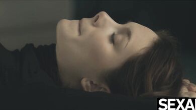 Cute girlfriends rub pussies together in lesbian scissoring