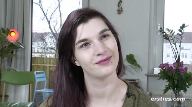 Ersties - Sinnliche Jade masturbiert ihre süße Pussy