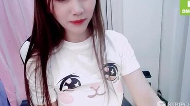 Weiwei-sz cocktease on cam
