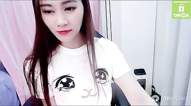 Weiwei-sz cocktease on cam