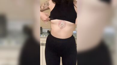 What beautiful tits she has????