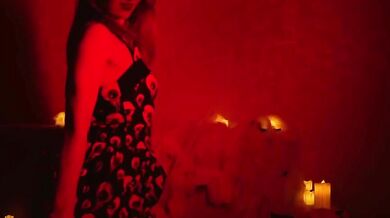 These red lights make my solo sessions more seductive. Don't you think so too?