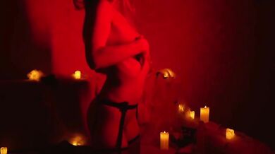 These red lights make my solo sessions more seductive. Don't you think so too?