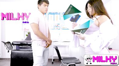 La culona y sexy doctora folla con el paciente en el hospital