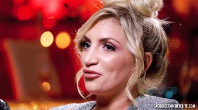 Histoires Vraies: Mère Noël Allume Les Bûches