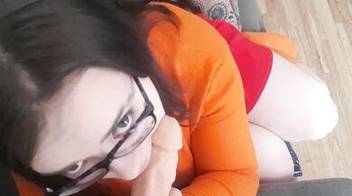 One fat bitch and her squirting dildo