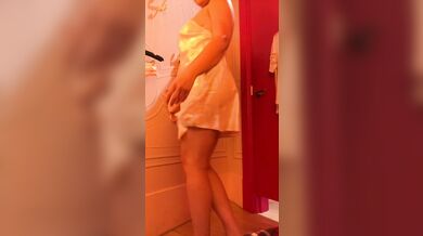 Gorgeous Chubby Milf Fucks Herself in the Dressing Room