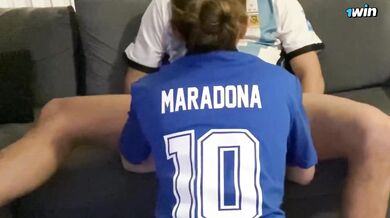 Novio se coge a pequeña Argentina de ojos verdes