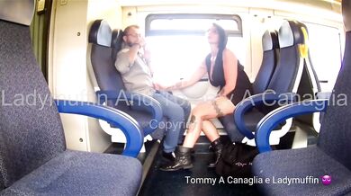 Sexo en pareja en el tren