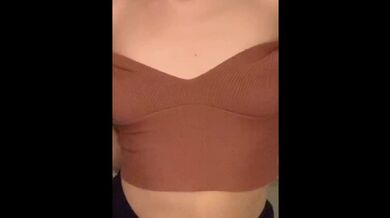 Sexy college girl wiggling her ass.