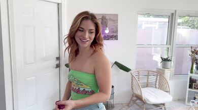 My Roommates Ex Girlfriend Asked Me For A Facial