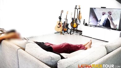 Latina Peli Roja Le Rompen El Culo