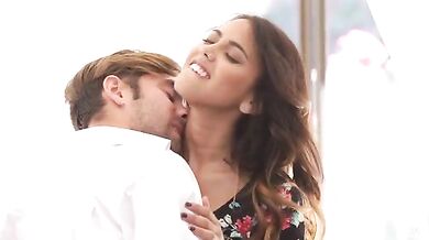 In - S13:E29 - Lindsey Woods