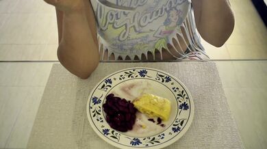 Un almuerzo tranquilo en bikini #partre #1