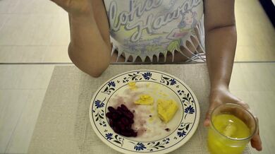 Un almuerzo tranquilo en bikini #partre #1