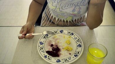 Un almuerzo tranquilo en bikini #partre #1