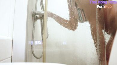 Thai Teen คลิปหลุดแอบเย็ดกับเมียเพื่อนในห้องน้ำ ตอนไปเที่ยวต่างจังหวัด เสียงไทย