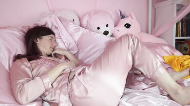 Satin Fetish Transgirl (Preview)