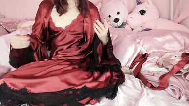 Satin Fetish Transgirl (Preview)