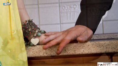 माधुरी दीक्षित और अनिल कपूर का सेक्सी गाना, फिल्म परिंदा से - फिल्मीफैंटासी XXX