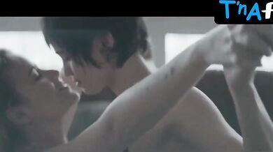 Ana Canas Lesbian, Breasts Scene in Ana Canas Eu Amo Voce