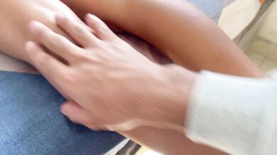 Mi nueva vecina me pide que le haga un masaje como pretexto para follarla duro y correrme en su coño